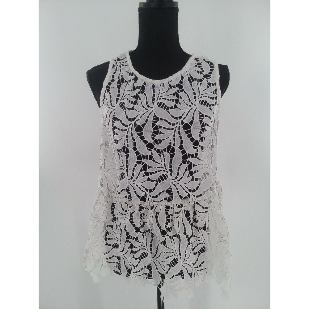 Worthington White Crocheted Top Size Medium